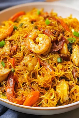 Singapore Noodles (Singapore Mei Fun)